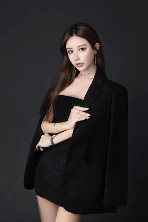 詹娜芝