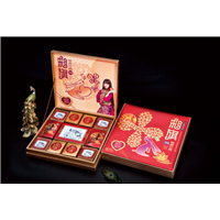 彩旗锦绣云南《昆明中秋节月饼》 