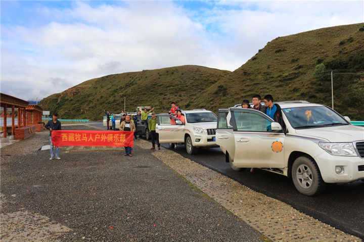 西藏拉萨旅游包车，租车 