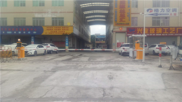 白云区丰荣广场车牌识别收费系统