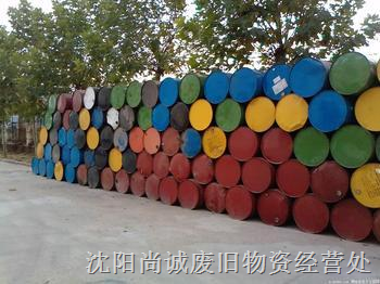 通辽哪有卖二手铁桶塑料桶的 