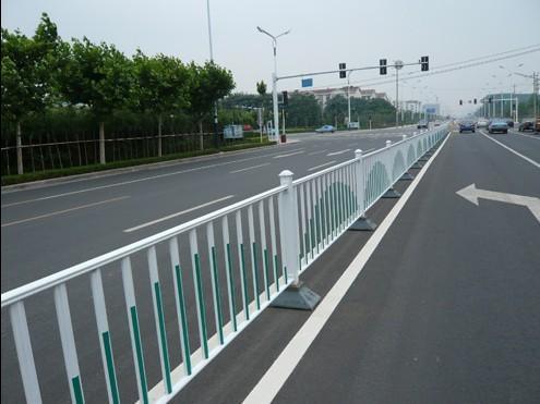 深圳马路中间护栏 河道防护栏定制 