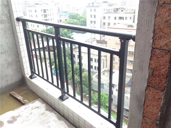 惠州锌钢阳台栏杆材料厂家