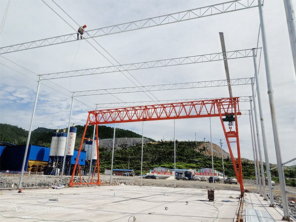 江苏南通中建盛源10T龙门起重机厂家生产花架性特点