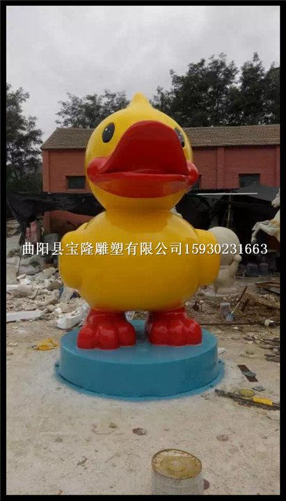 小黄鸭卡通雕塑儿童乐园雕塑游乐场摆件