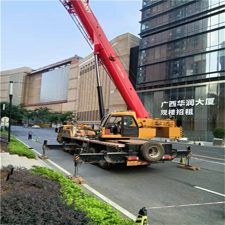 南宁武鸣区吊车出租 5-120吨小吊机租赁可带吊笼旋转吊篮