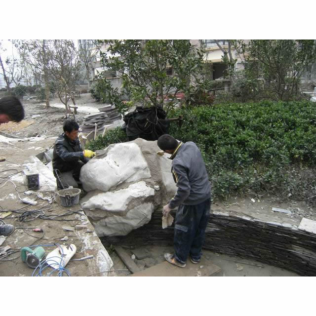 江苏南通海门中南世纪城紧张施工中 