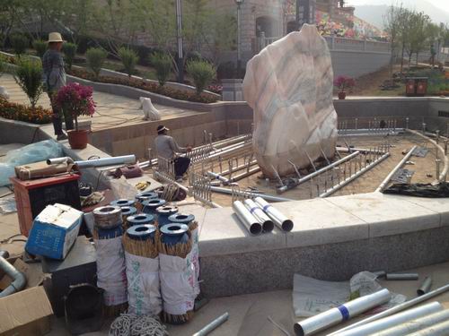 山东莱州颐和山庄音乐喷泉在紧张施工中