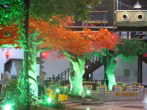 桃花岛假山 大门 雕塑龙 各总仿真榕树 桃树 梅树  红枫  5月1号正式营业