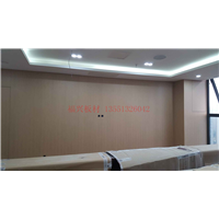 美容院施工中 