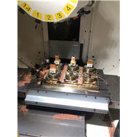 正在加工中的模具