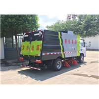 东风多利卡7吨扫路车 