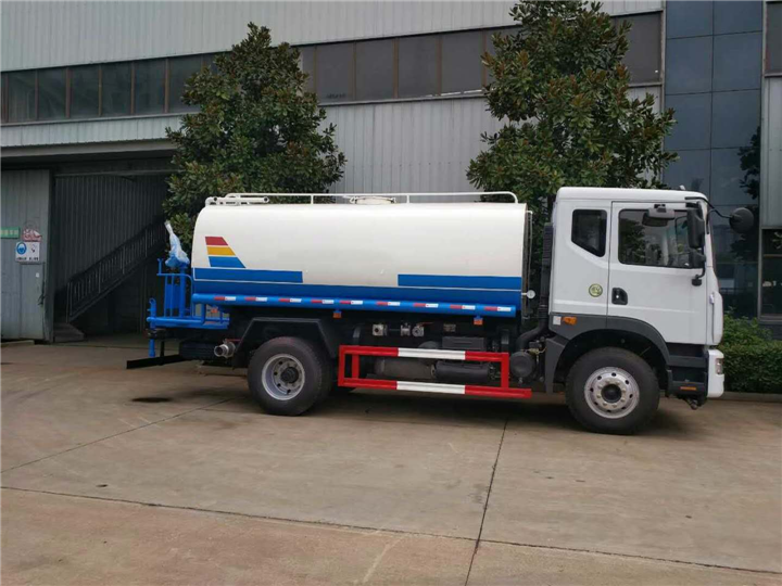 横店D912吨洒水车 