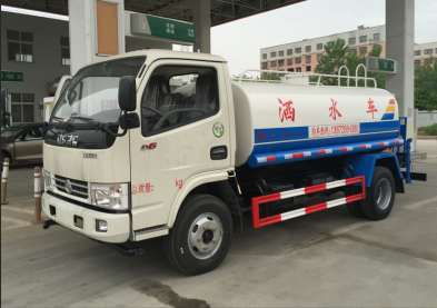 东风5吨洒水车（雾炮车） 