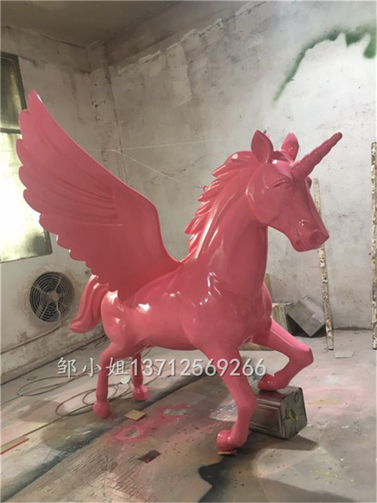 东莞玻璃钢厂家定做大型带翅膀景观飞马 奔腾马雕塑 
