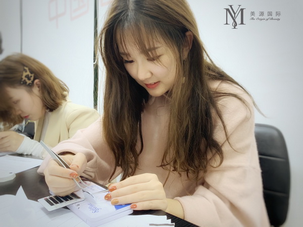 学半**去哪里好|学美甲美睫去哪里好