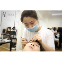 学半**去哪里好|学美甲美睫去哪里好