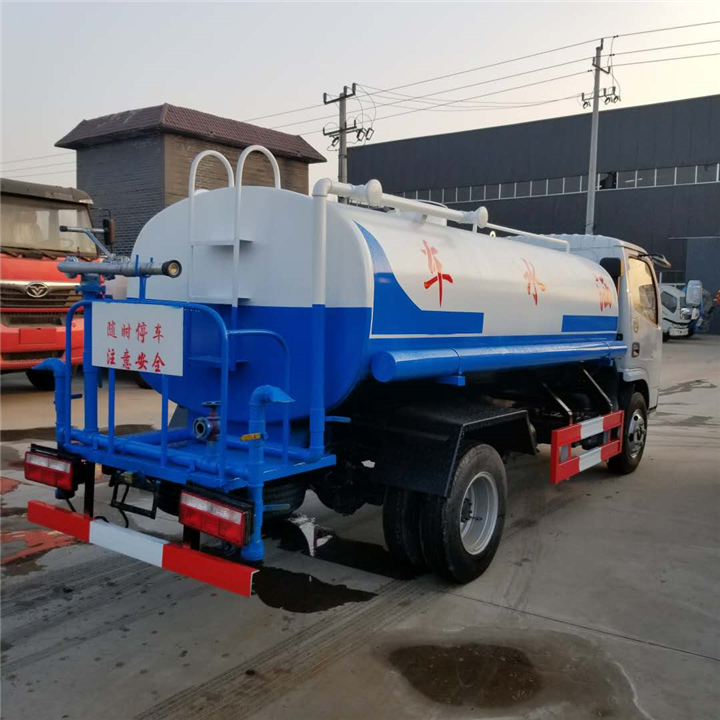 滨州东风多利卡D6洒水车5吨供货商