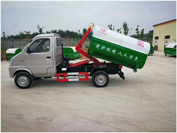 云南钩臂垃圾车** 