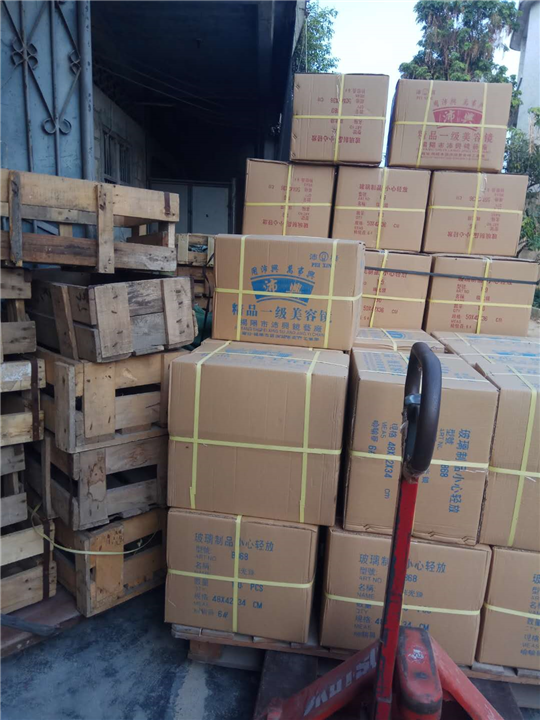 优质塑料五金制品 
