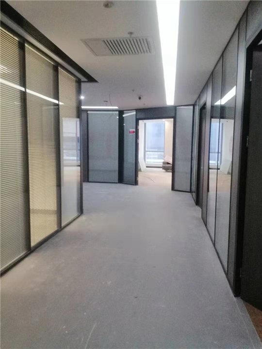 安装青岛办公玻璃隔断要注意的事项