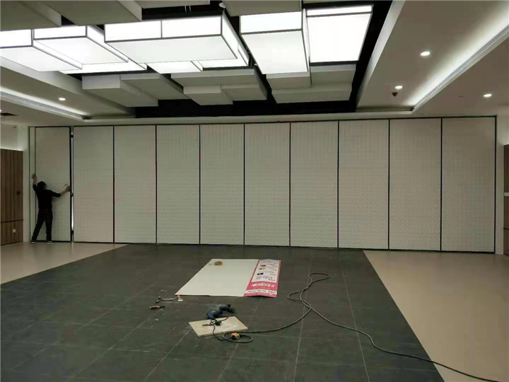 青岛玻璃隔断墙