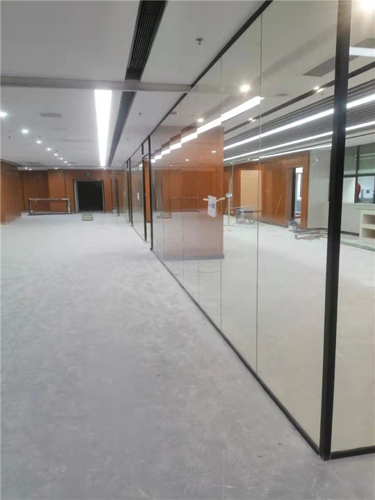 青岛玻璃隔断施工准备事项