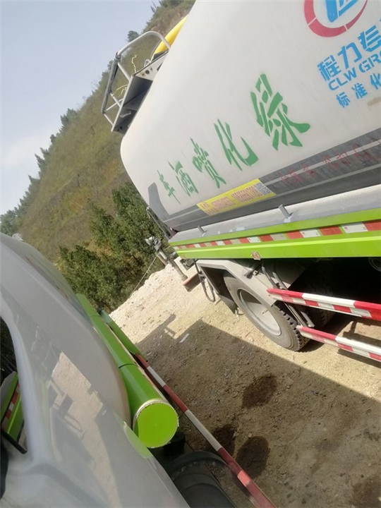 洒水车除了给路面洒水降尘还能做什么