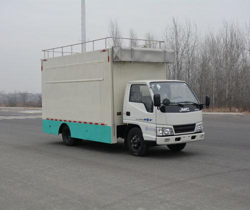 江铃牌餐车 