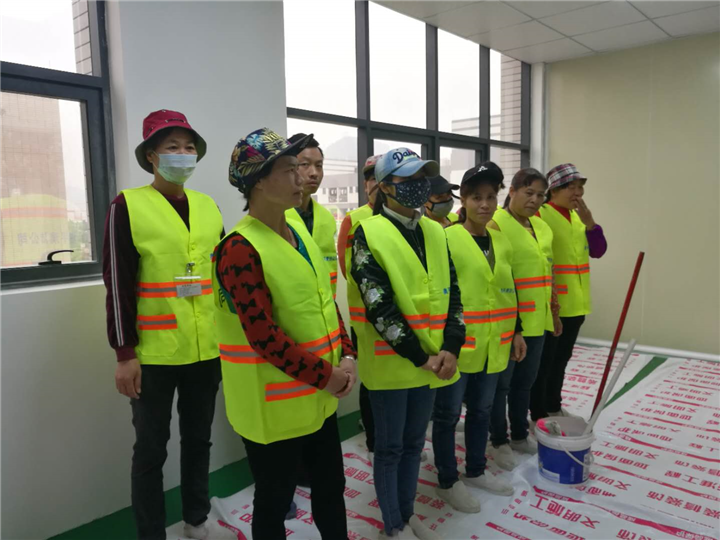 中山火炬开发区电子厂保洁进行现场