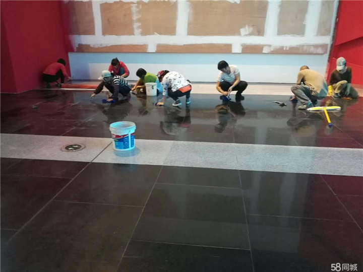 中山奥平清洁公司为博览中心提供开荒保洁