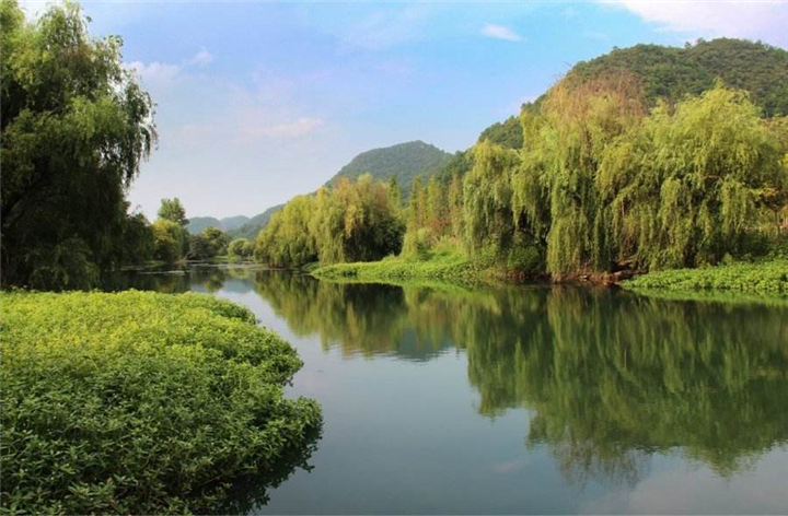 贵阳安顺黄果树机场接送找汪师傅 