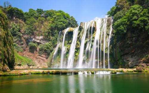 安顺黄果树旅游包车服务公司 