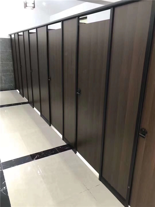 温州厕所隔断应该怎样保养 