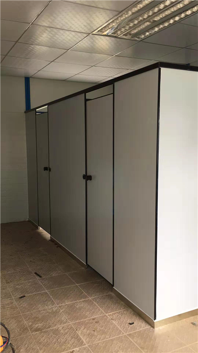温州卫生间隔断板材的发展之路 