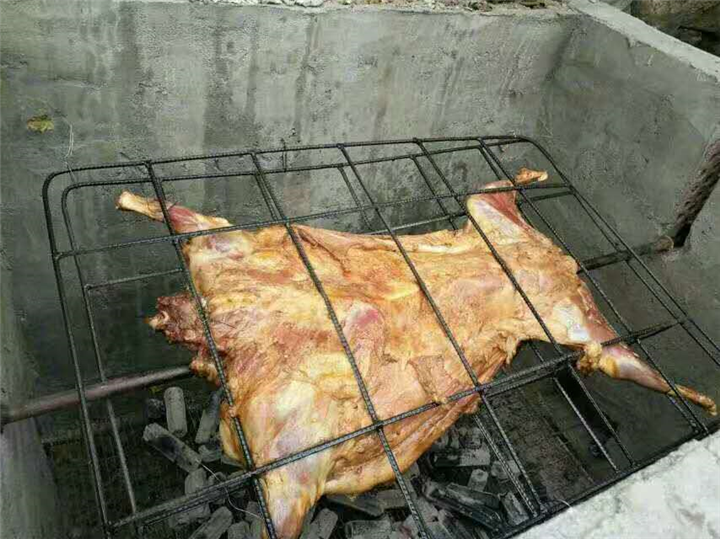 特色烤全羊 