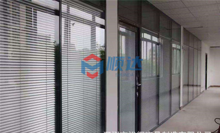 广西玻璃隔断段的特点有哪些 