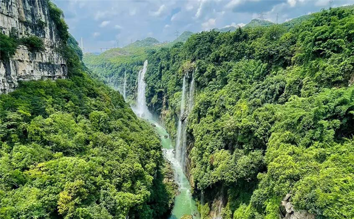 贵州旅游包车-马岭河大峡谷