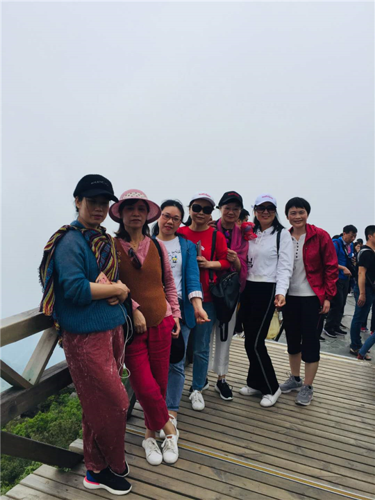 梵净山旅游包车 