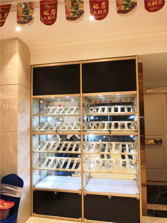 成都红酒展柜货架定制