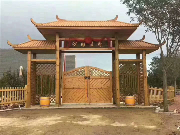 河南防腐木门头 