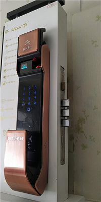 【日照海边开锁】日照开锁服务之指纹密码锁给生活带来的变化 