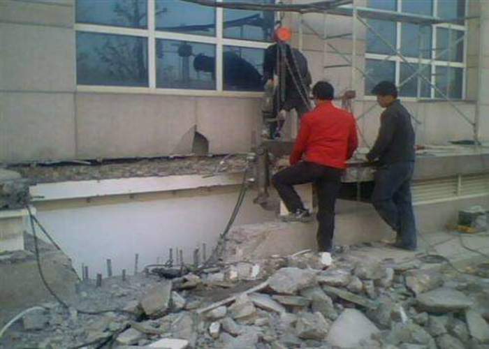 贵阳建筑垃圾清运如何处理现浇隔层楼板漏水？贵阳现浇楼板