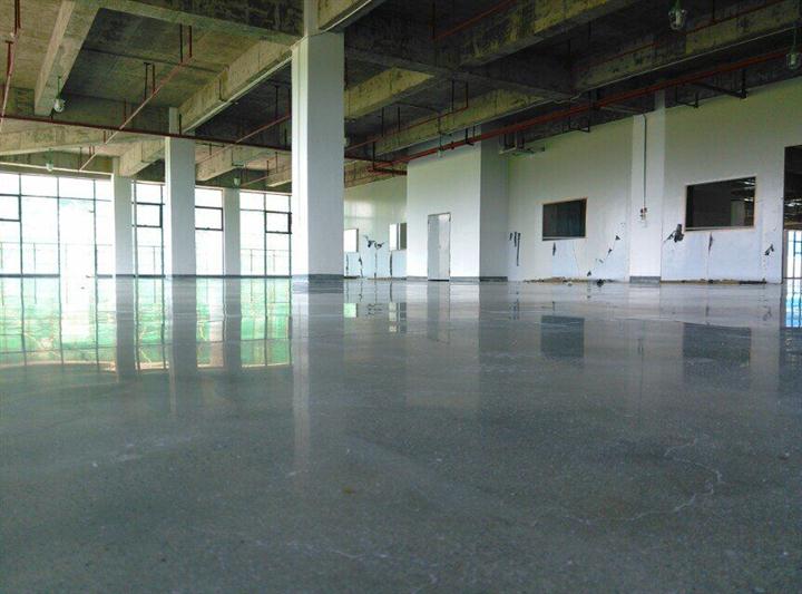 潍坊金刚砂耐磨地坪