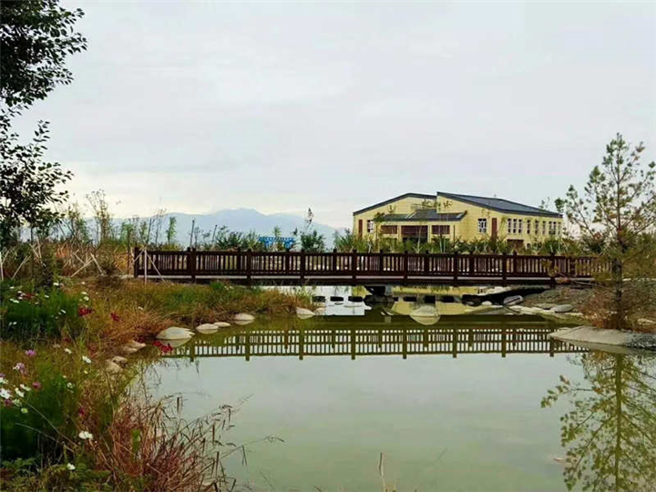 乌鲁木齐东山墓地 