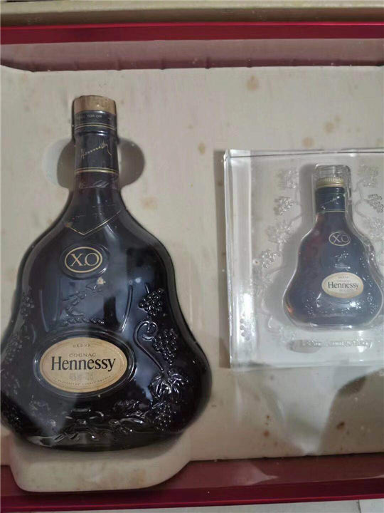 常州烟酒回收 