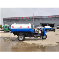 广东三轮半封闭式吸粪车
