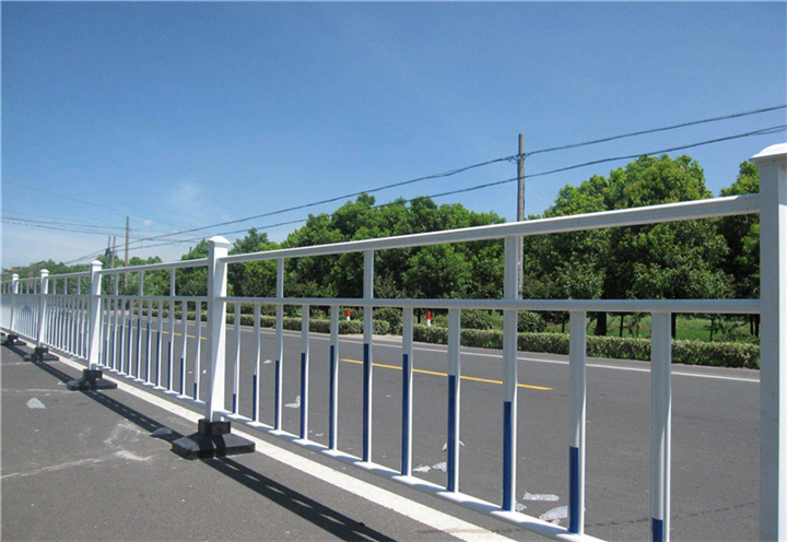 乌鲁木齐道路护栏 