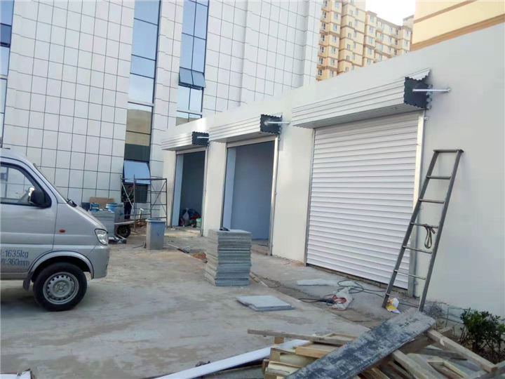 电动门