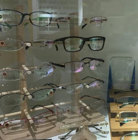 藤县专业配眼镜_藤县配近视眼镜